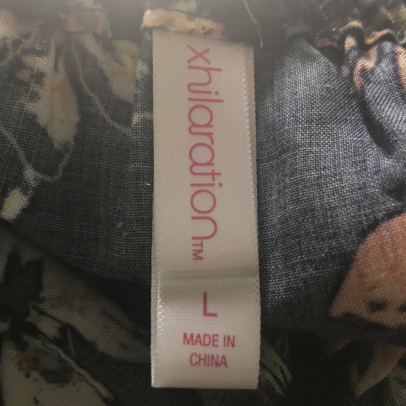 ❌SOLD❌Floral Romper - Picture 6 of 7